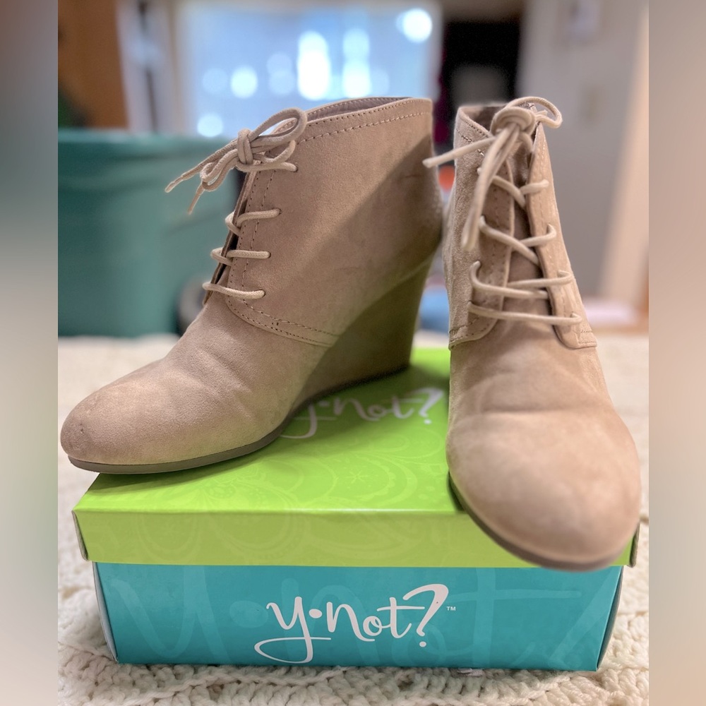 Amazon Nude Beige Wedge